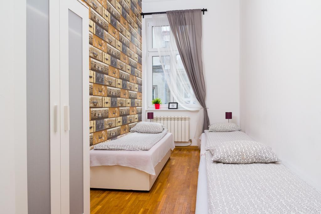 Retro Hostel Poznań Rom bilde